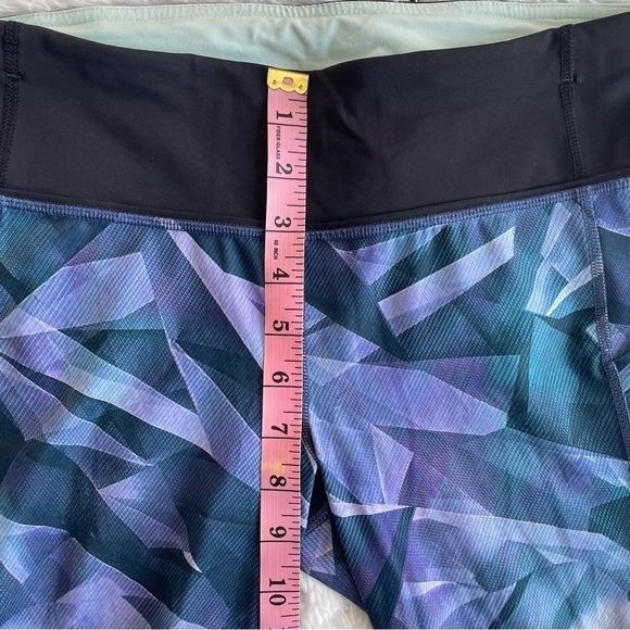 Lululemon 🍋 Pace Rival Crop Leggings in Pretty Prism, size 6 - Picture 10 of 16